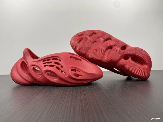 Adidas CW3355 Foam Yeezy Red 1014